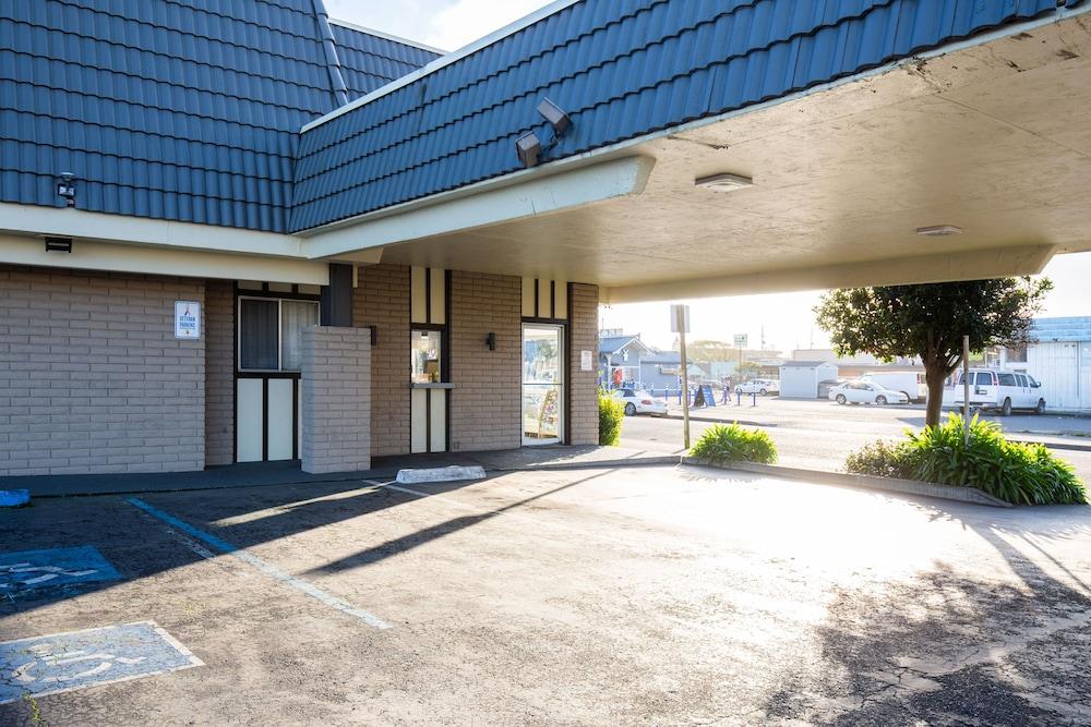 Super 8 By Wyndham Eureka Hotel Exterior foto