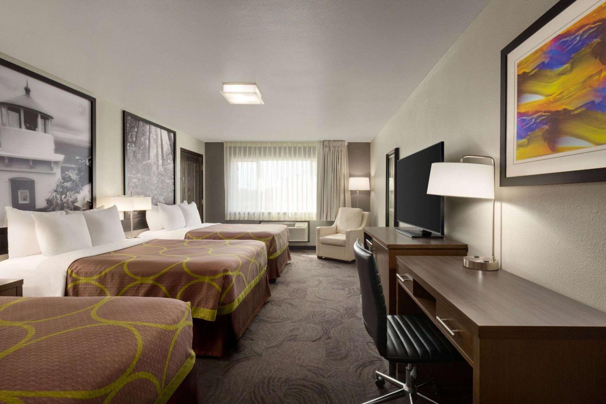 Super 8 By Wyndham Eureka Hotel Exterior foto