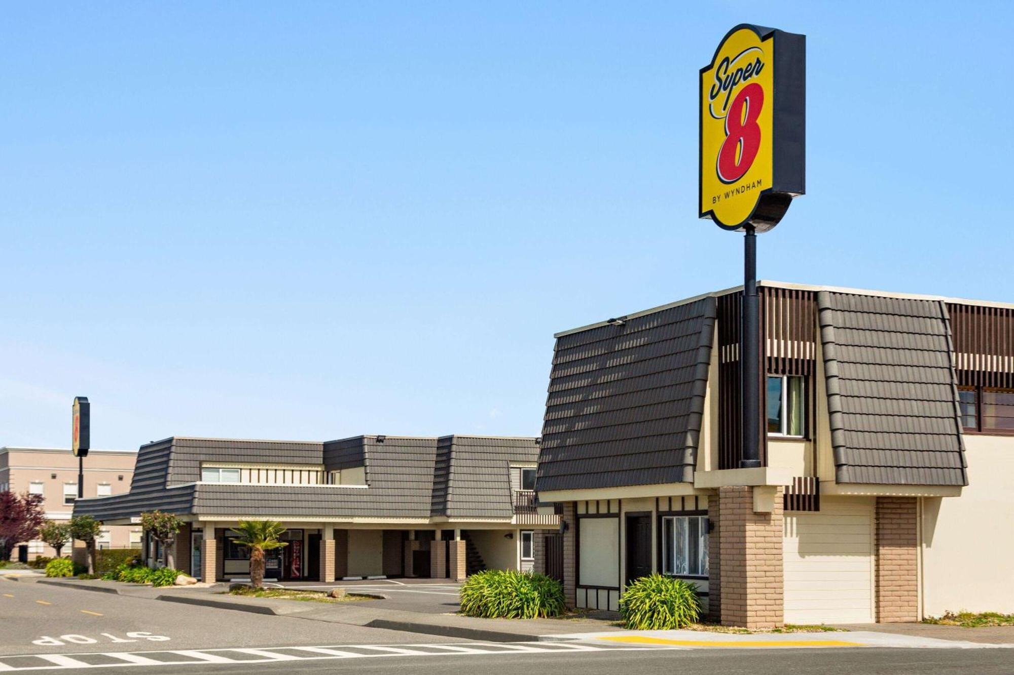 Super 8 By Wyndham Eureka Hotel Exterior foto