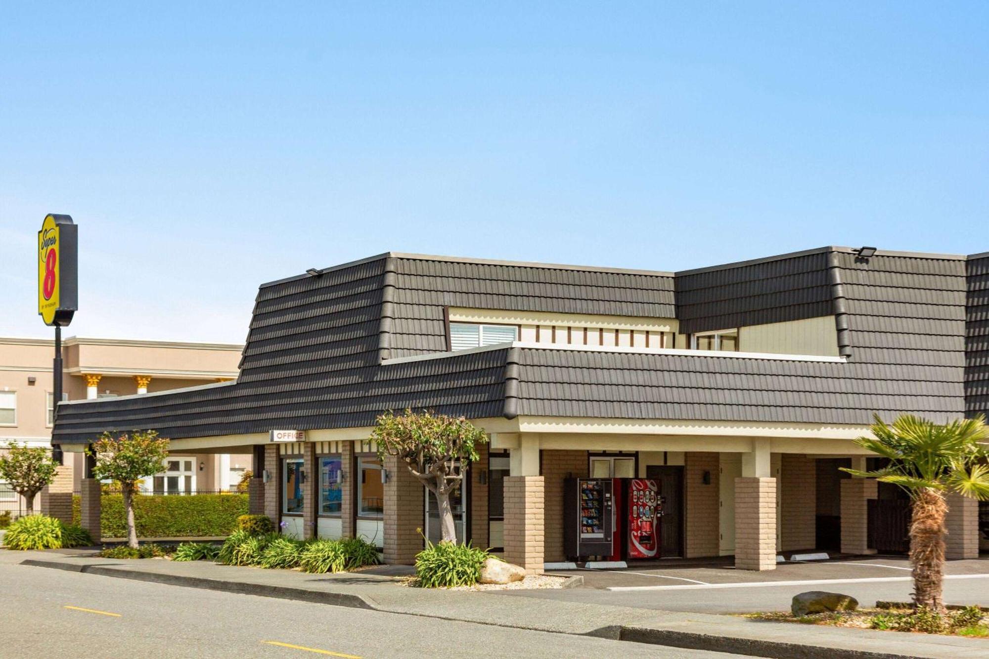 Super 8 By Wyndham Eureka Hotel Exterior foto